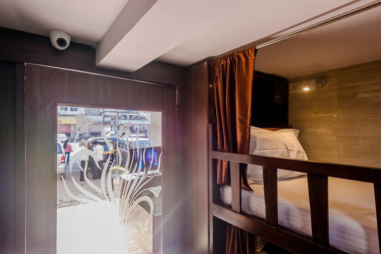 Awesome Dormitory - Men Only Mumbai Exterior photo